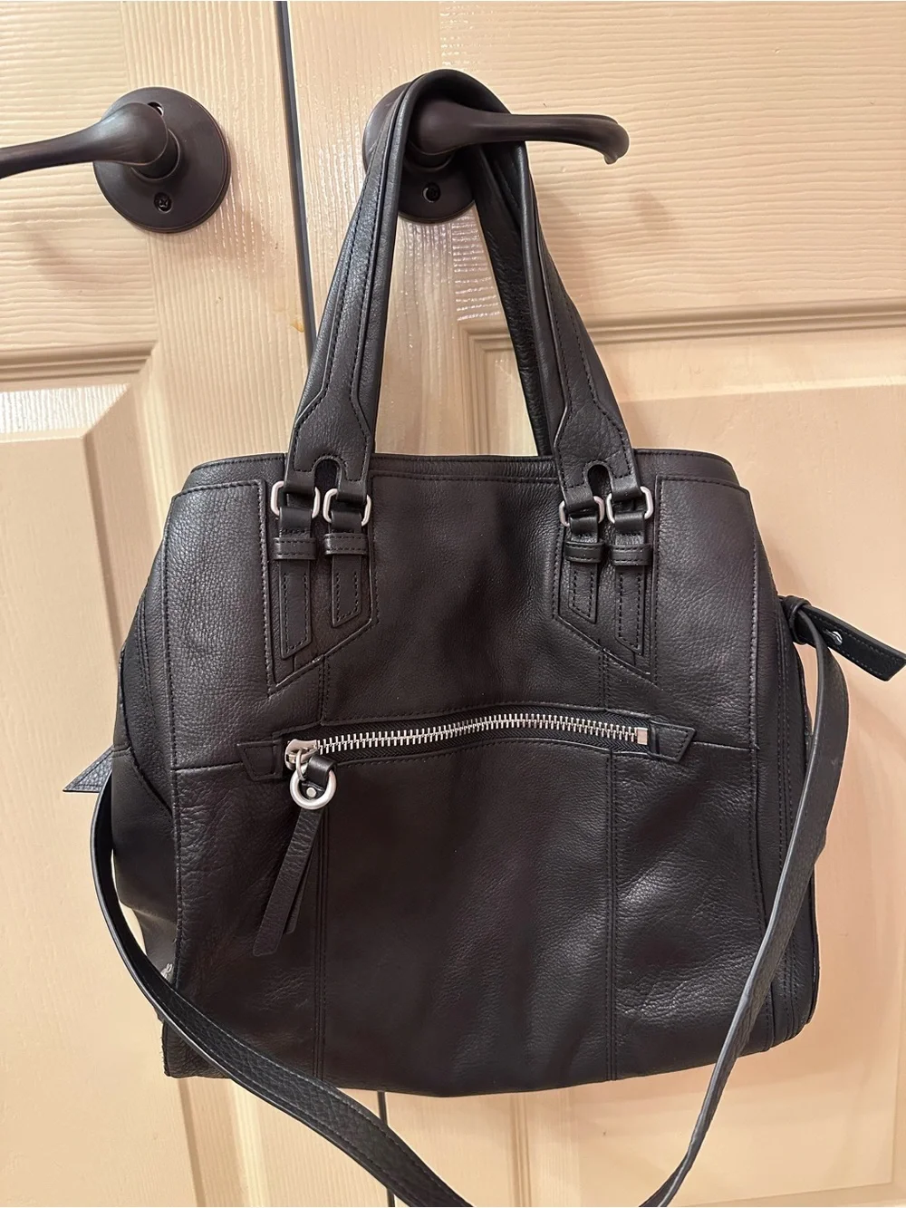 Classic Women's Leather Tote Bag in black